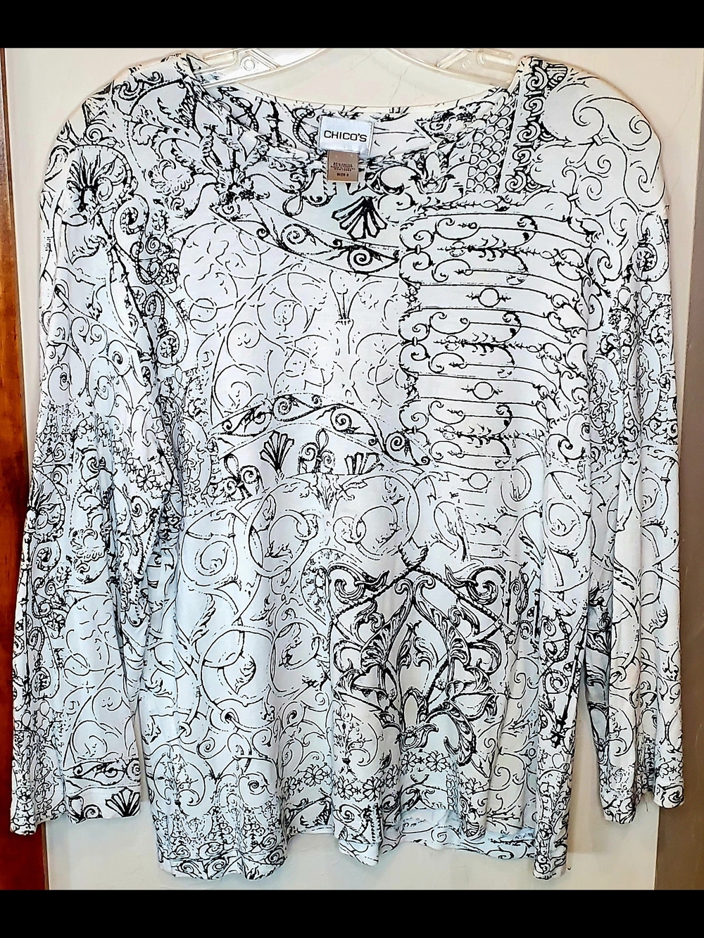 Chico's Black & White Filigree Print Long Sleeve Top Size 2 (L)
